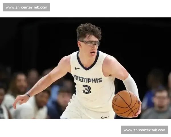 湖人官宣 2 年 1200 万签顶级射手！詹姆斯盛赞：他比库里还准 勇士急了？